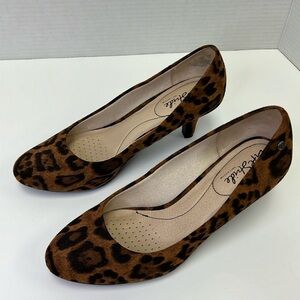 Life Stride PARIGI Leopard Print Pumps Size 8